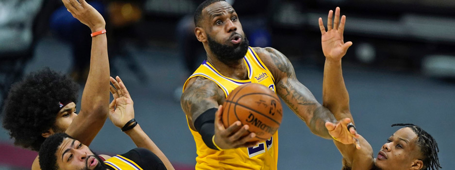 The Los Angeles Lakers look to stay perfect on the road this season when they visit the Philadelphia 76ers on Wednesday night.